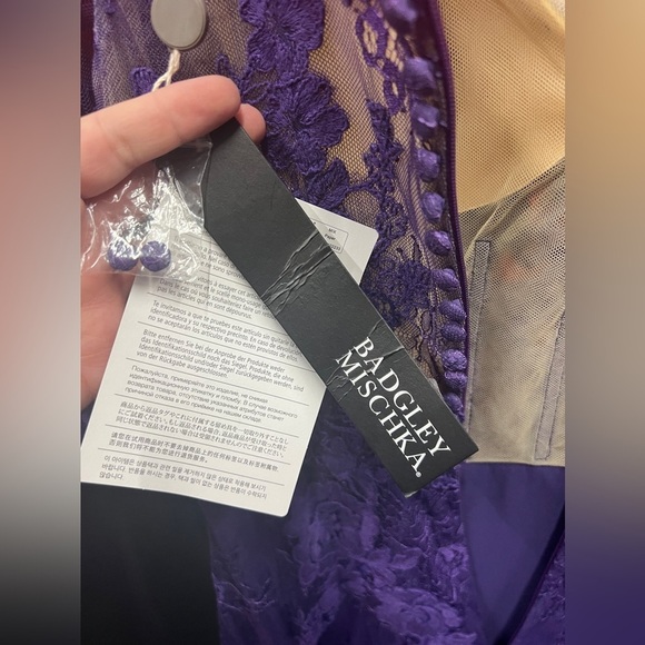 Badgley Mischka NWT Size 6 Deep-Purple Off-The-Shoulder Lace Gown - Picture 14 of 15